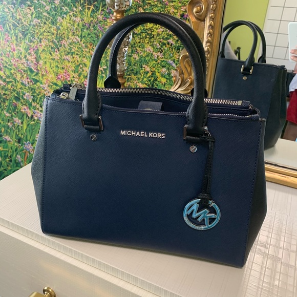 Michael Kors beautiful handbag brand new